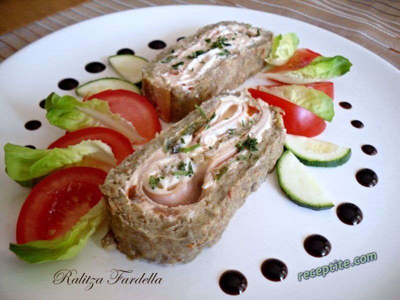 Снимки към Патладжанено руло с шунка и чеснов крем