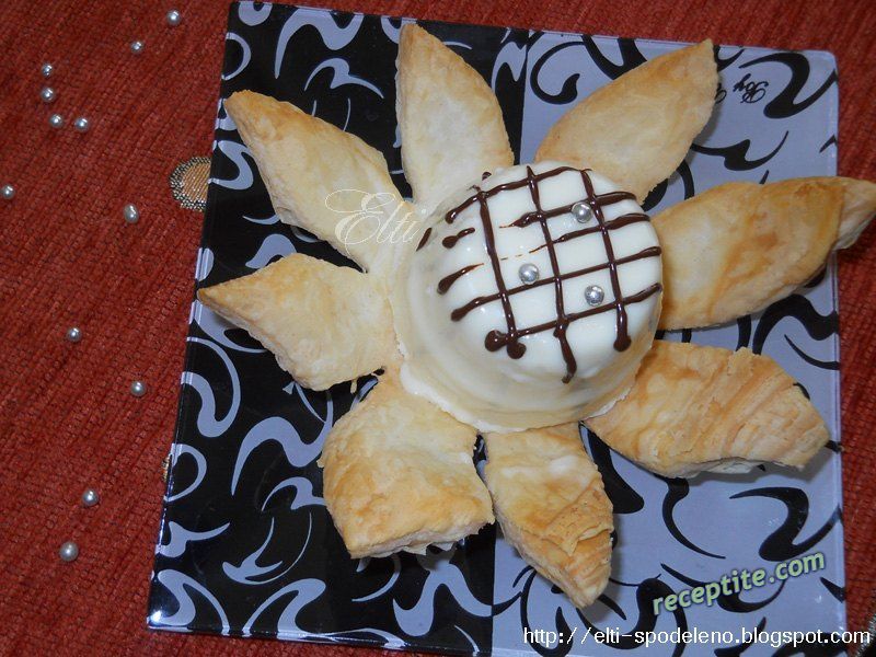 Снимки към Празничен десерт Лотос