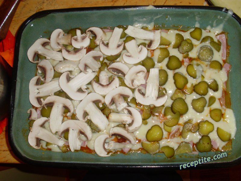 Снимки към Лазаня с шунка, гъби и кисели краставички
