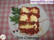 снимка 9 към рецепта Руло от печени чушки със сирене и яйце