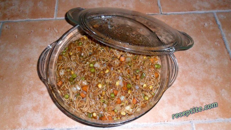 Снимки към Домашни спагети по китайски със зеленчуци