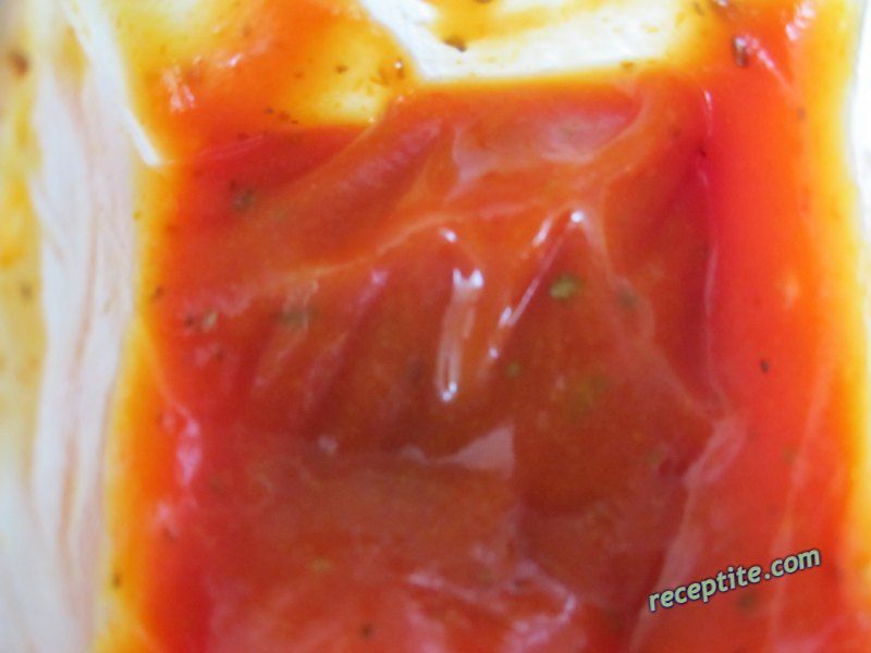 Снимки към Червен сос с босилек