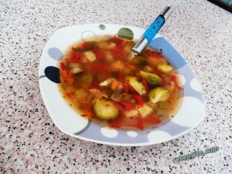 Снимки към Пилешка супа с печени чушки