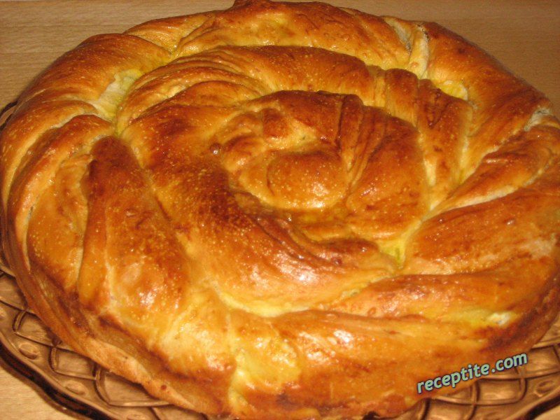 Снимки към Усукан тутманик