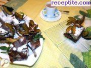 снимка 6 към рецепта Сладкиш със сини сливи, бадем и шоколад