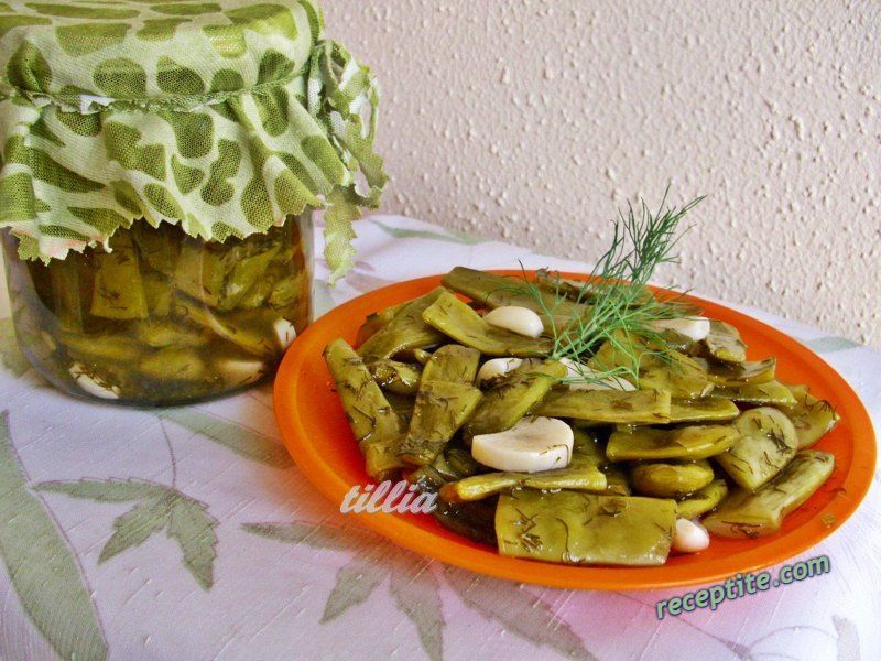 Снимки към Зелен фасул с люти чушлета