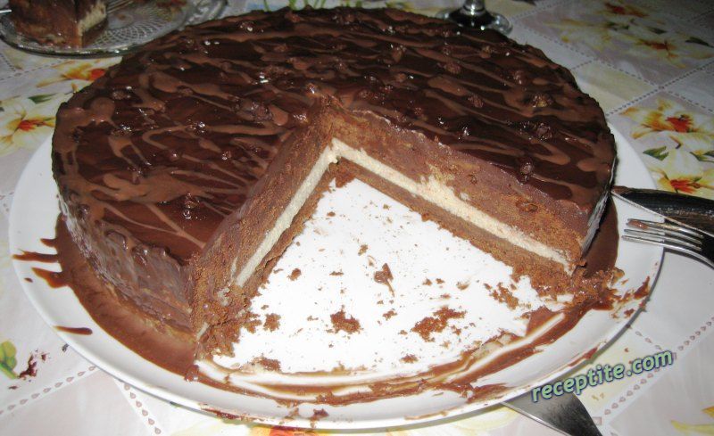Снимки към Шоколадова торта с крем Брюле
