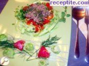 снимка 2 към рецепта Топла салата с тиквички и риба тон