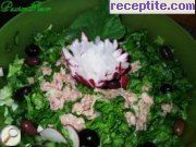 снимка 7 към рецепта Зелена салата с риба тон