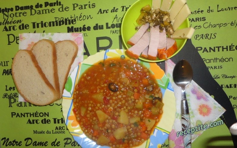 Снимки към Зеленчукова яхния с леща