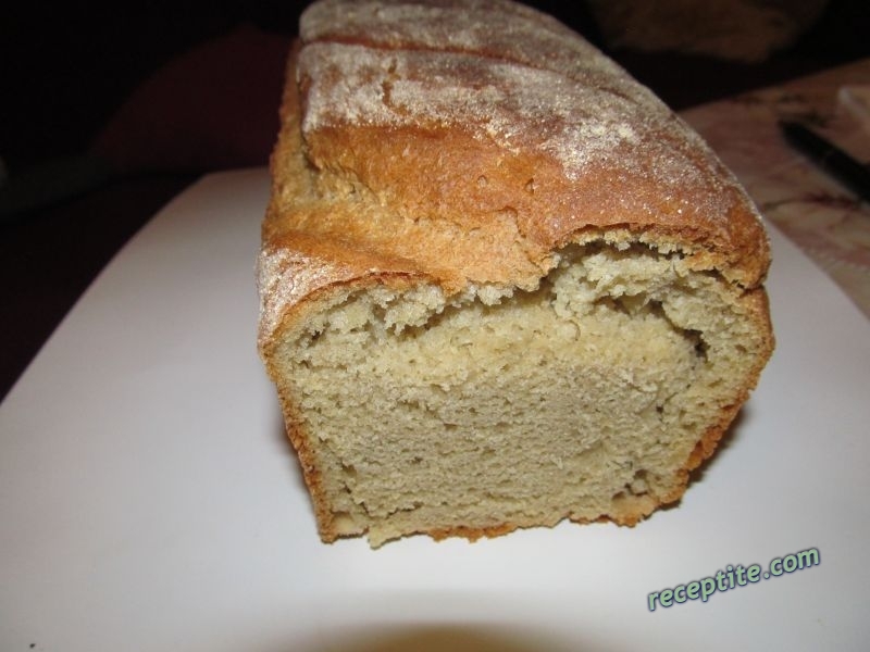 Снимки към Типов хляб с царевична коричка