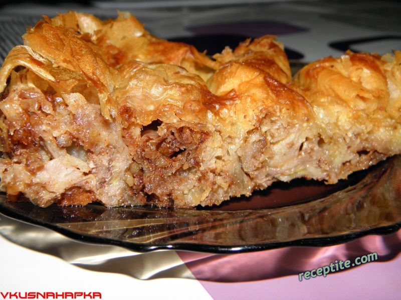 Снимки към Щрудел с банани, ябълки и стафиди