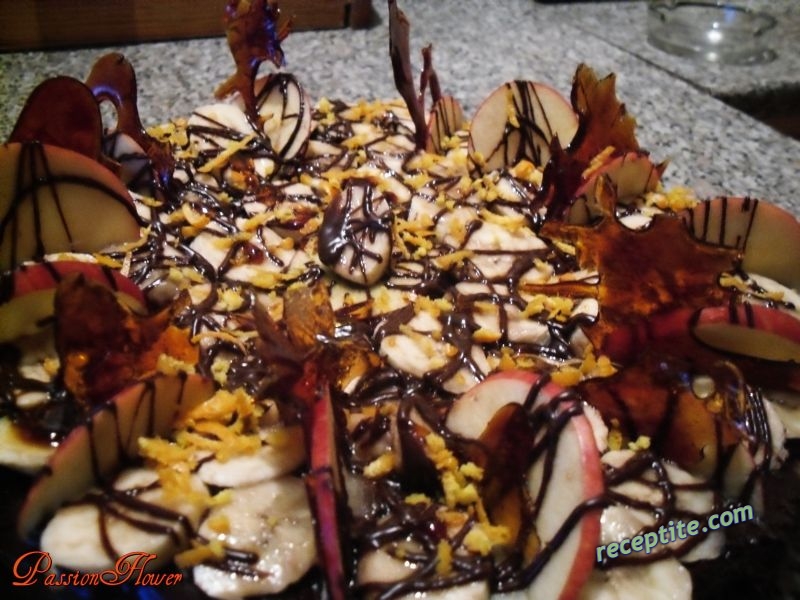 Снимки към Шоколадова торта с кроасани и банани