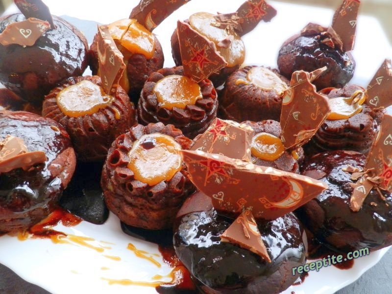 Снимки към Шоколадова саварина със солен карамелов сос