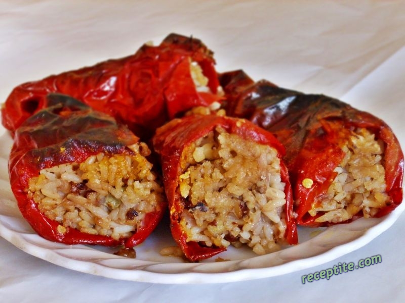 Снимки към Плънка за чушки и сарми с ориз, стафиди и орехи