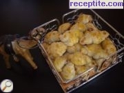 снимка 6 към рецепта Кифли със сирене и кашкавал
