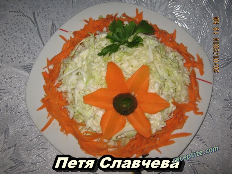 Снимки към Салата от прясно зеле и моркови