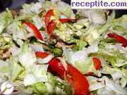 Зелена салата с печени зеленчуци