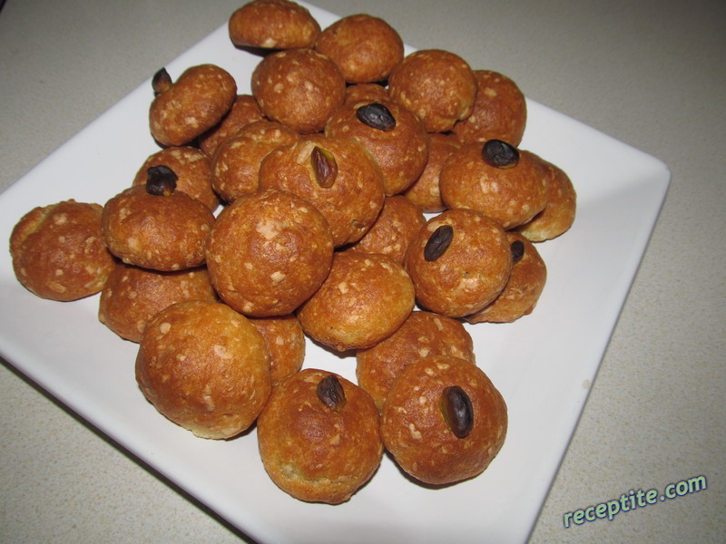Снимки към Хапки със сирена и маслини