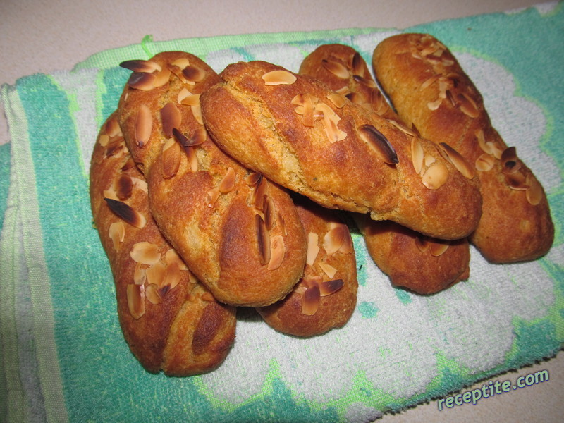 Снимки към Усукано картофено хлебче