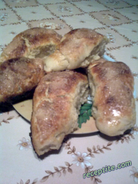 Снимки към Кифли със сирене