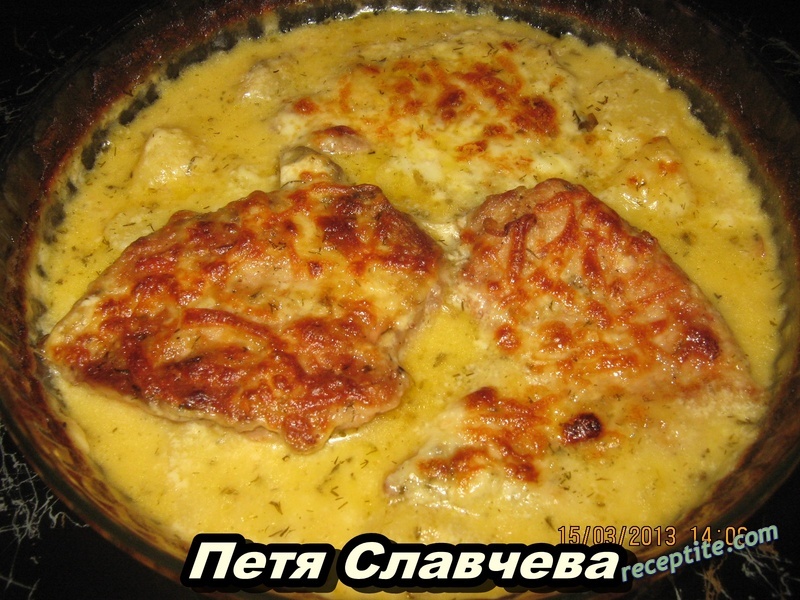 Снимки към Свински пържоли с картофи и бешамел