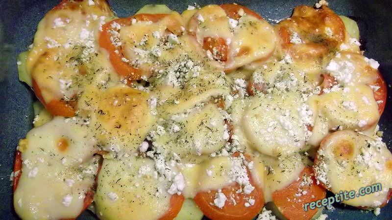 Снимки към Запечени картофи с домати