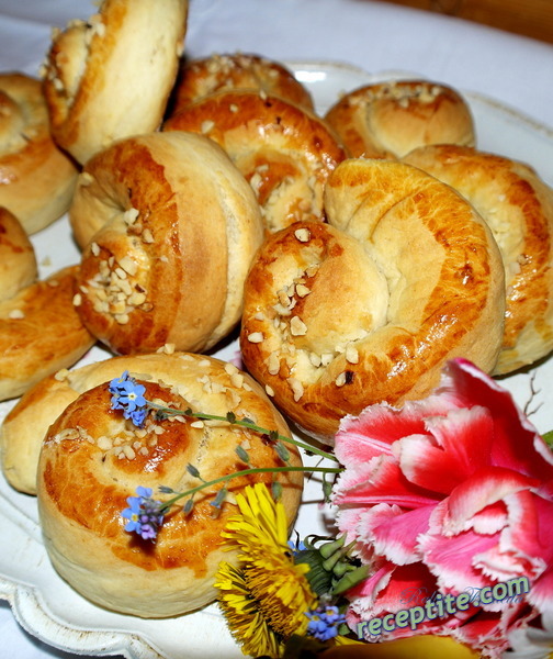 Снимки към Векен - млечни сладки хлебчета (Heisswecken)