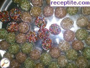 снимка 9 към рецепта Какаови топки от обикновени бисквити