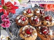 снимка 6 към рецепта Меки чийзкейк бисквитки с череши и шоколад