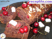 снимка 4 към рецепта Сочен шоколадов сладкиш с череши