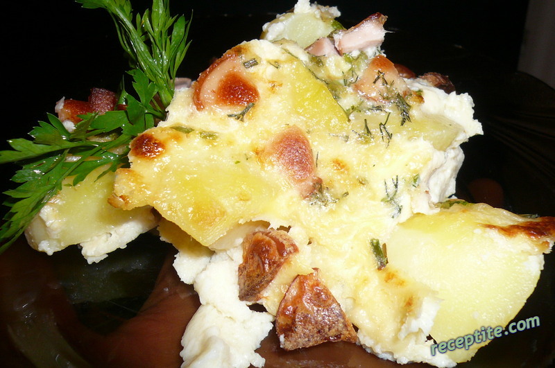Снимки към Огретен с картофи и сирене