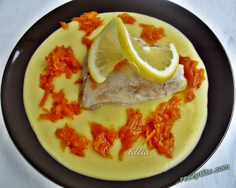 Снимки към Пиле фрикасе със сос от моркови