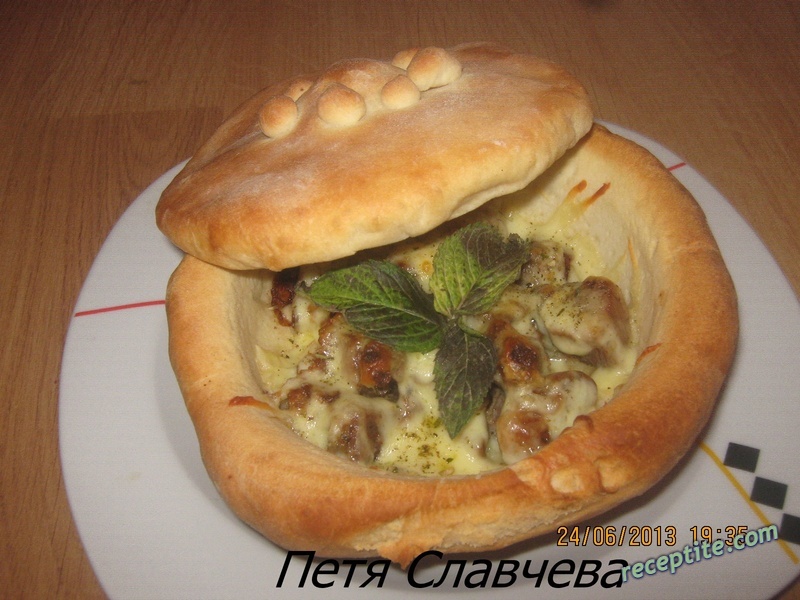 Снимки към Кавърма в купичка от тесто