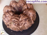 снимка 7 към рецепта Сочен шоколадов сладкиш с череши