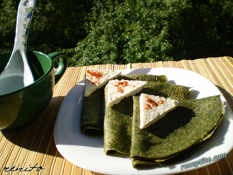 Снимки към Зелени палачинки с плънка от сирене Дунавия