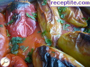 снимка 7 към рецепта Пълнени чушки с кайма и ориз с доматен сос