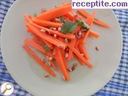 снимка 1 към рецепта Ароматна салата от моркови с ядки и джинджифил
