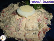 снимка 1 към рецепта Салата с печени чушки и варени яйца