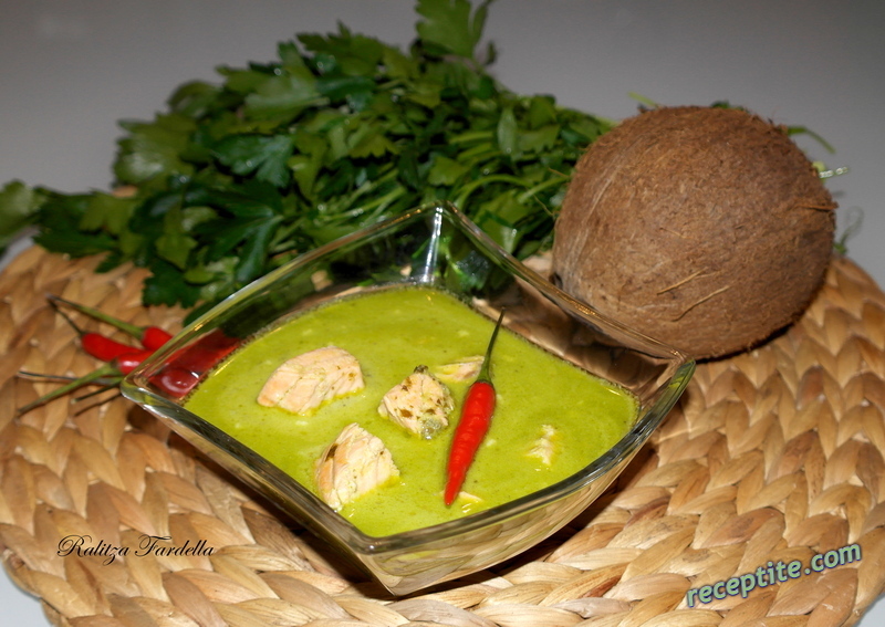 Снимки към Зелена кокосова супа със сьомга