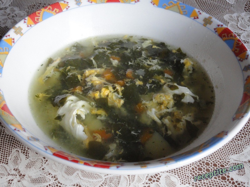 Снимки към Спаначена супа с пресечени яйца