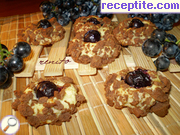 снимка 14 към рецепта Меки чийзкейк бисквитки с череши и шоколад