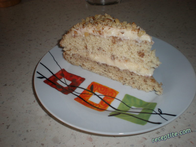 Снимки към Ванилена-орехова домашна торта