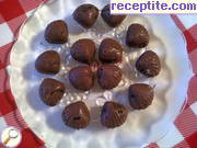 снимка 3 към рецепта Шоколадови резанки със сушени кайсии