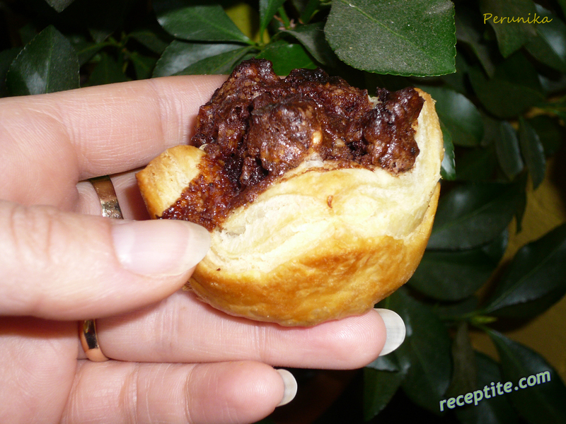 Снимки към Бутер баклавички с орехи, фурми и шоколад