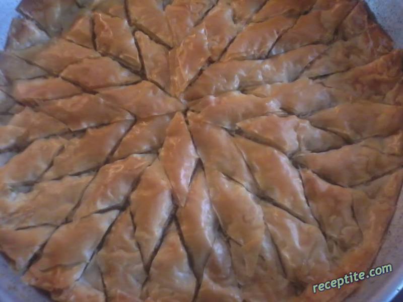 Снимки към Баклава с готови обикновени кори