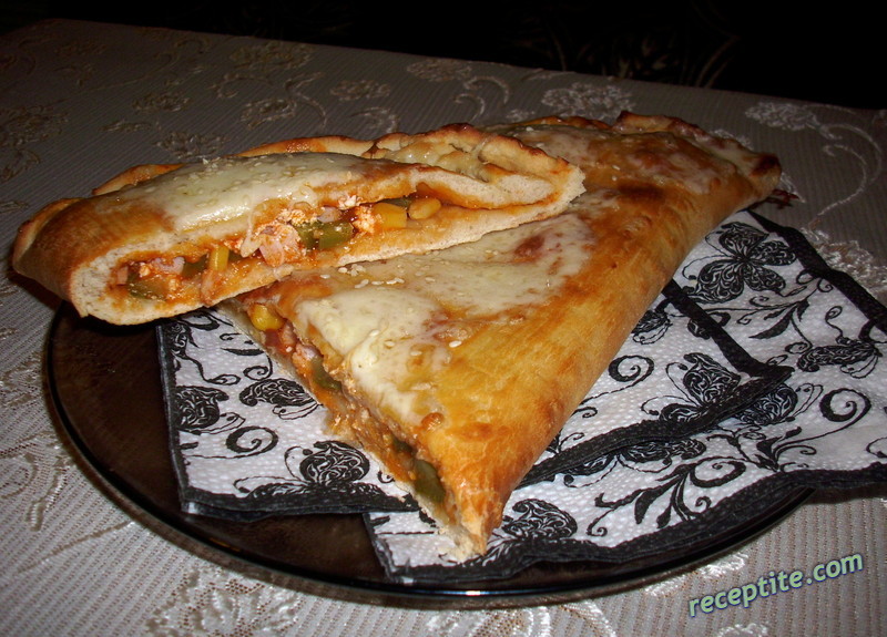 Снимки към Пица Калцоне - основна рецепта