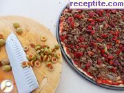 снимка 1 към рецепта Пица с кайма и сушени домати