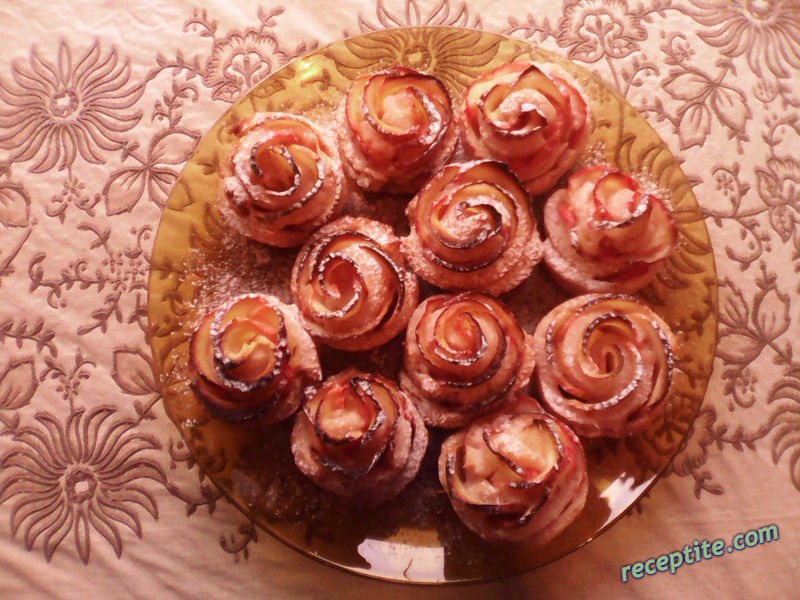 Снимки към Сладки рози от бутер тесто