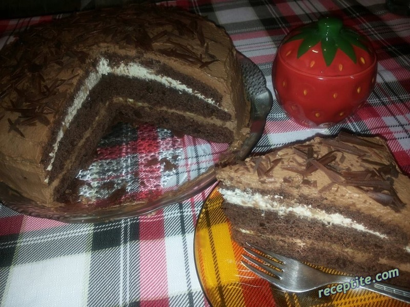 Снимки към Торта с два вида крем